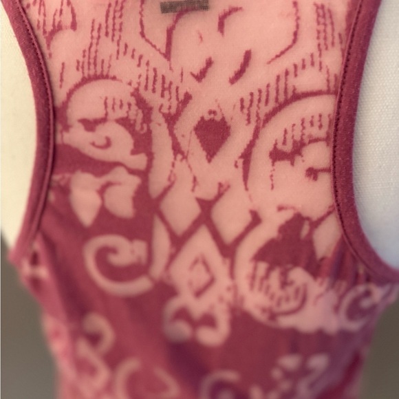 Love on a Hanger beautiful T Back tank. Gorgeous pinks/purples boho look size L - Picture 7 of 7